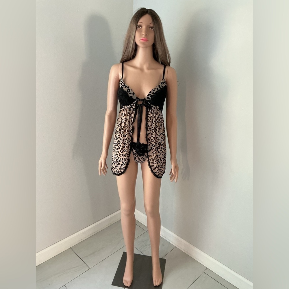 Elegant Leopard Print Chemise with Black Lace